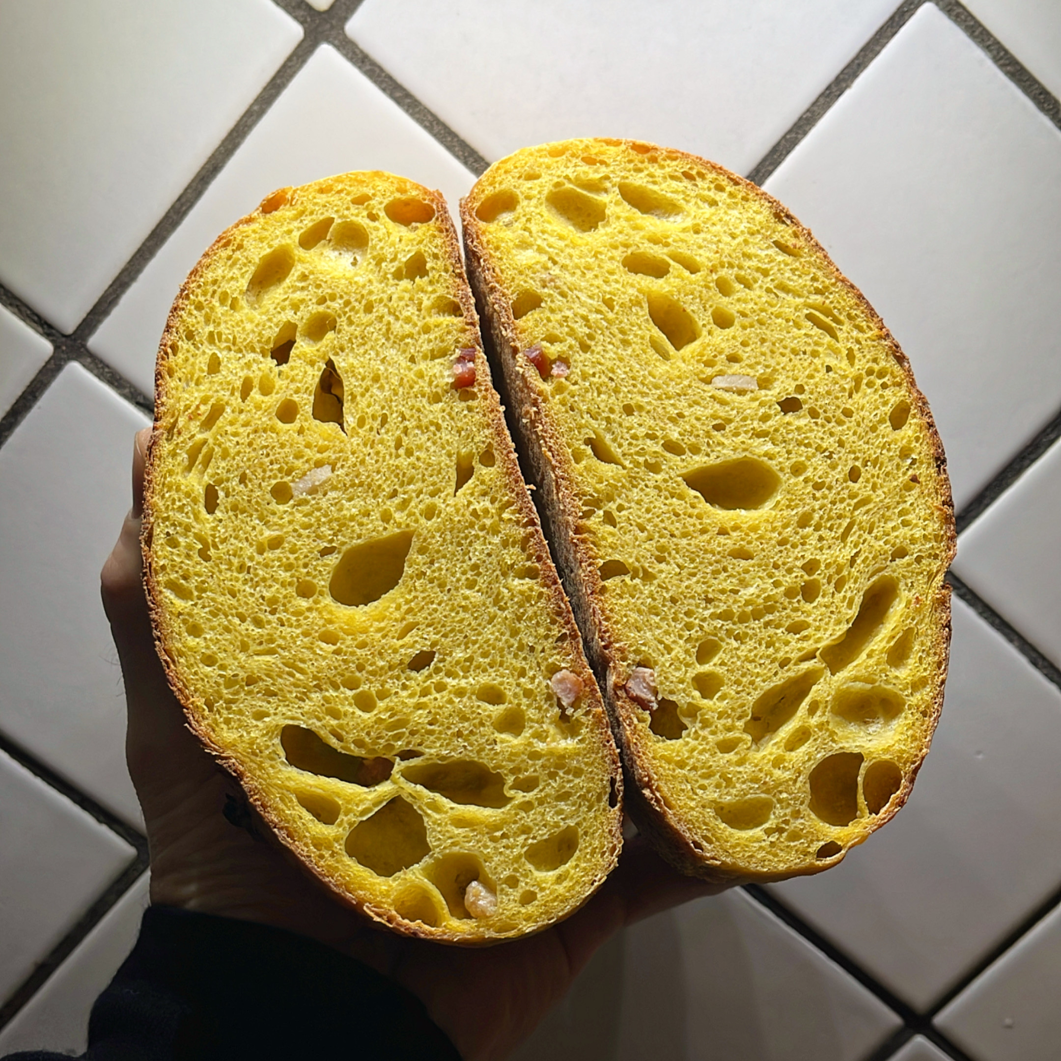 Pane semintegrale alla zucca e pancetta affumicata